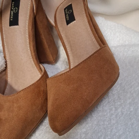 Elegant Tan Suede Block Heel Sandals - Picture 7 of 7